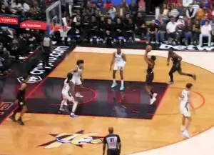 kaiyun集团-埃奇库姆干拔中距离命中，个人出战16分钟砍下6分4篮板8助攻